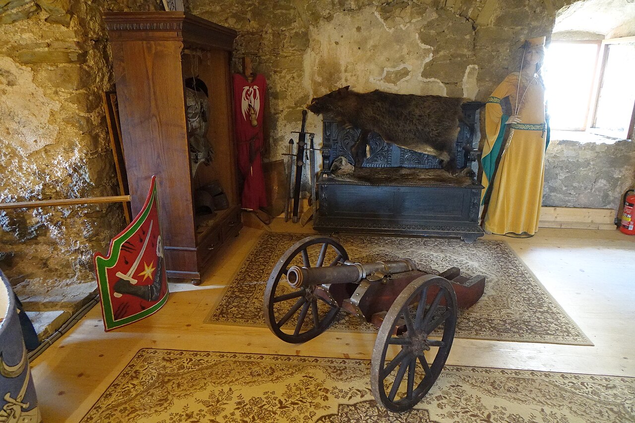 Hradná expozícia na Lietavskom hrade