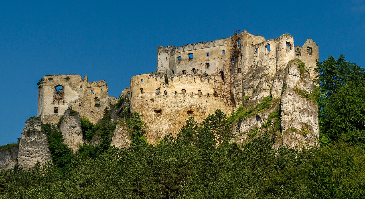 Lietavský hrad v Súľovských vrchoch